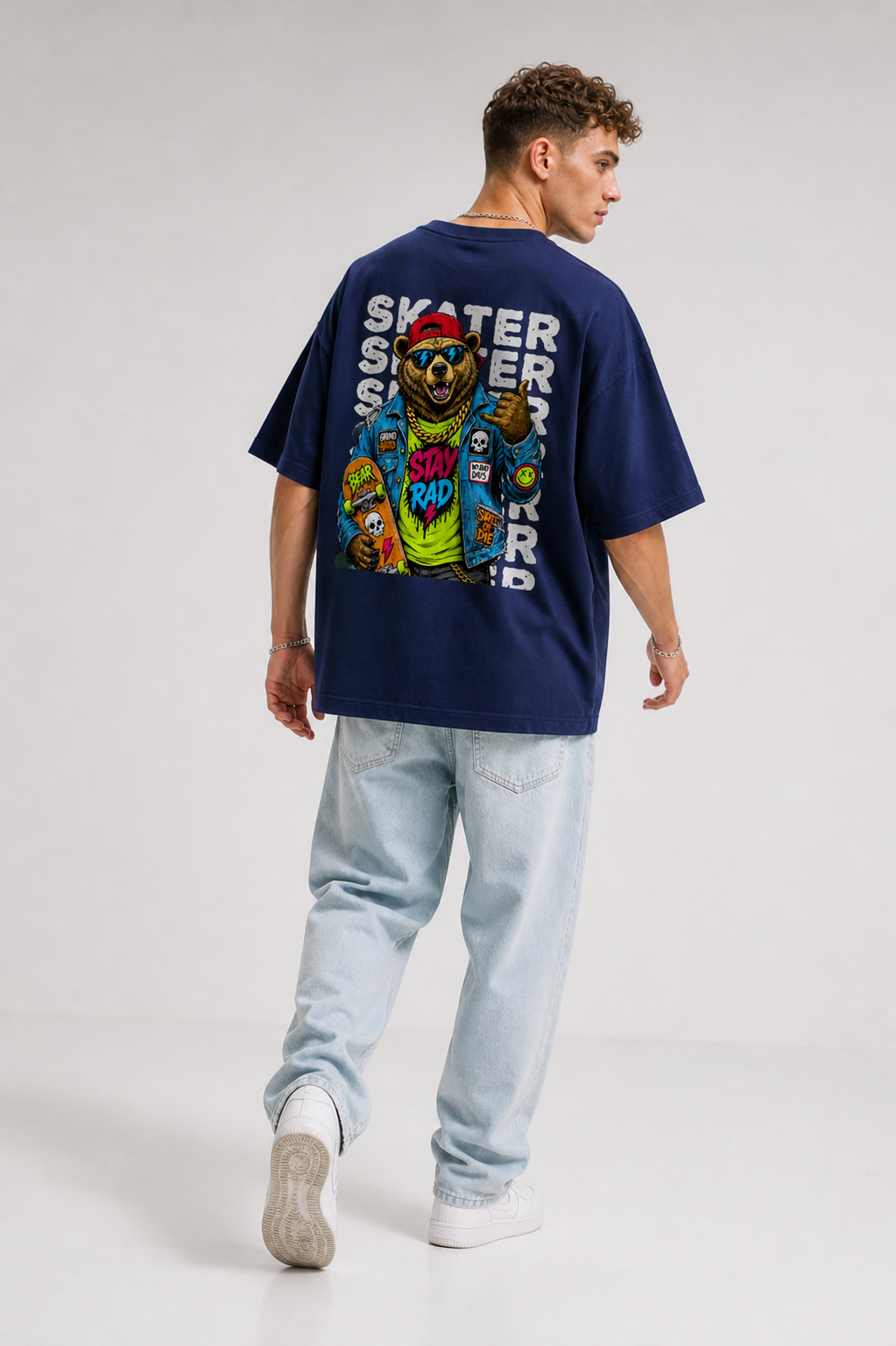 Skater Bear Graphic Oversized T-Shirt Men Navy Blue | Velvore